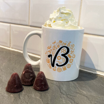Koffietas met logo Bollebus omringt door icoontjes in thema wetenschap.